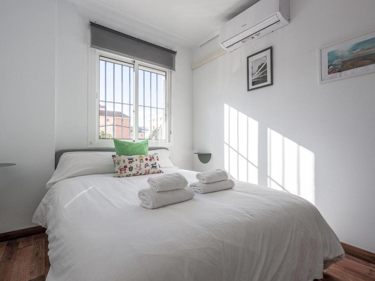 Elegante Apt Luminoso Y Tranquilo De 2 Hab Sevilla Wifi-Ful Parking Inc Εξωτερικό φωτογραφία