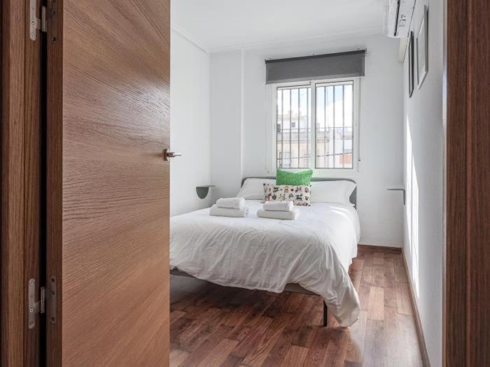 Elegante Apt Luminoso Y Tranquilo De 2 Hab Sevilla Wifi-Ful Parking Inc Εξωτερικό φωτογραφία