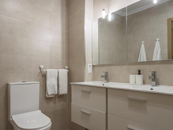 Elegante Apt Luminoso Y Tranquilo De 2 Hab Sevilla Wifi-Ful Parking Inc Εξωτερικό φωτογραφία
